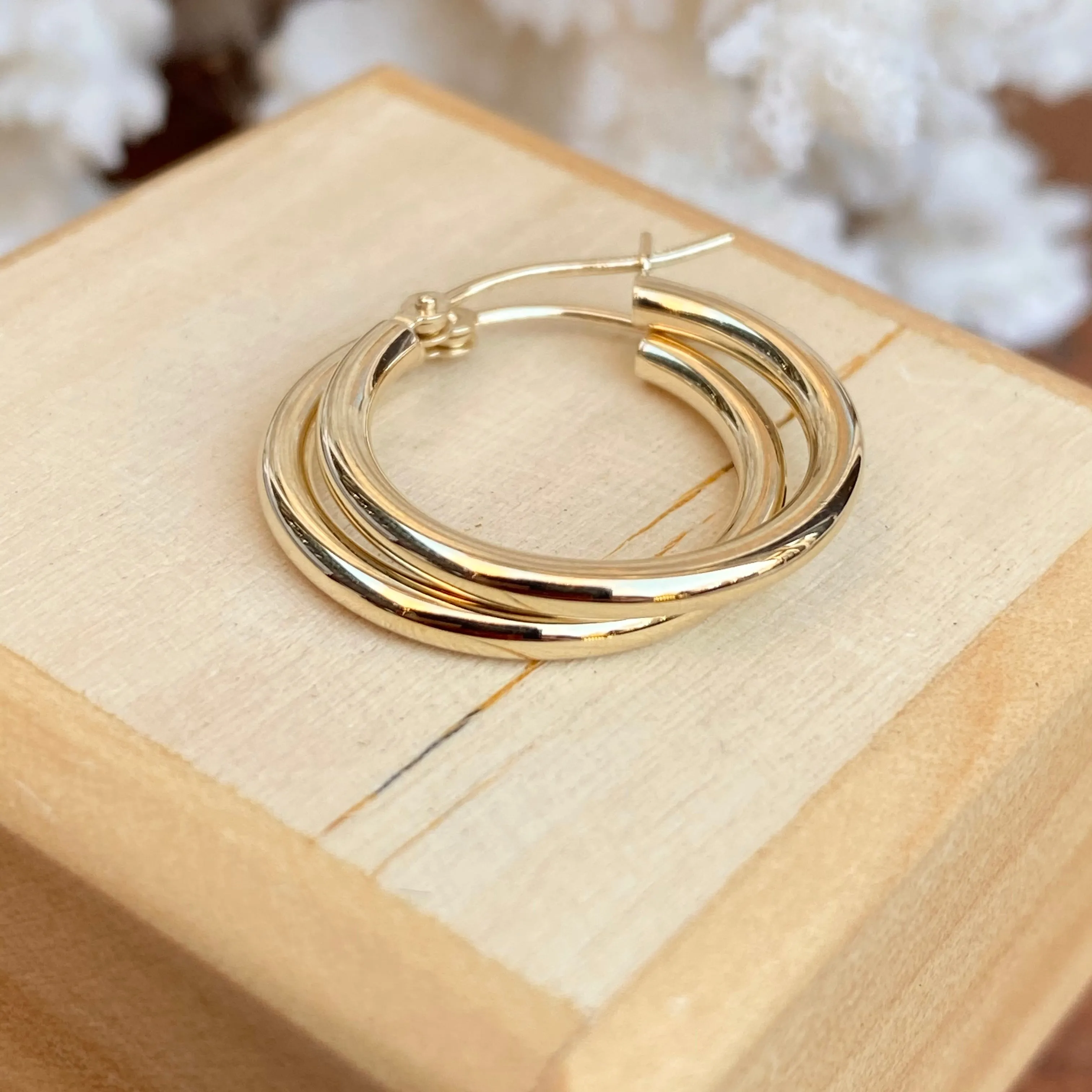 10KT Yellow Gold Polished 2mm Tube Hoop Earrings 20mm