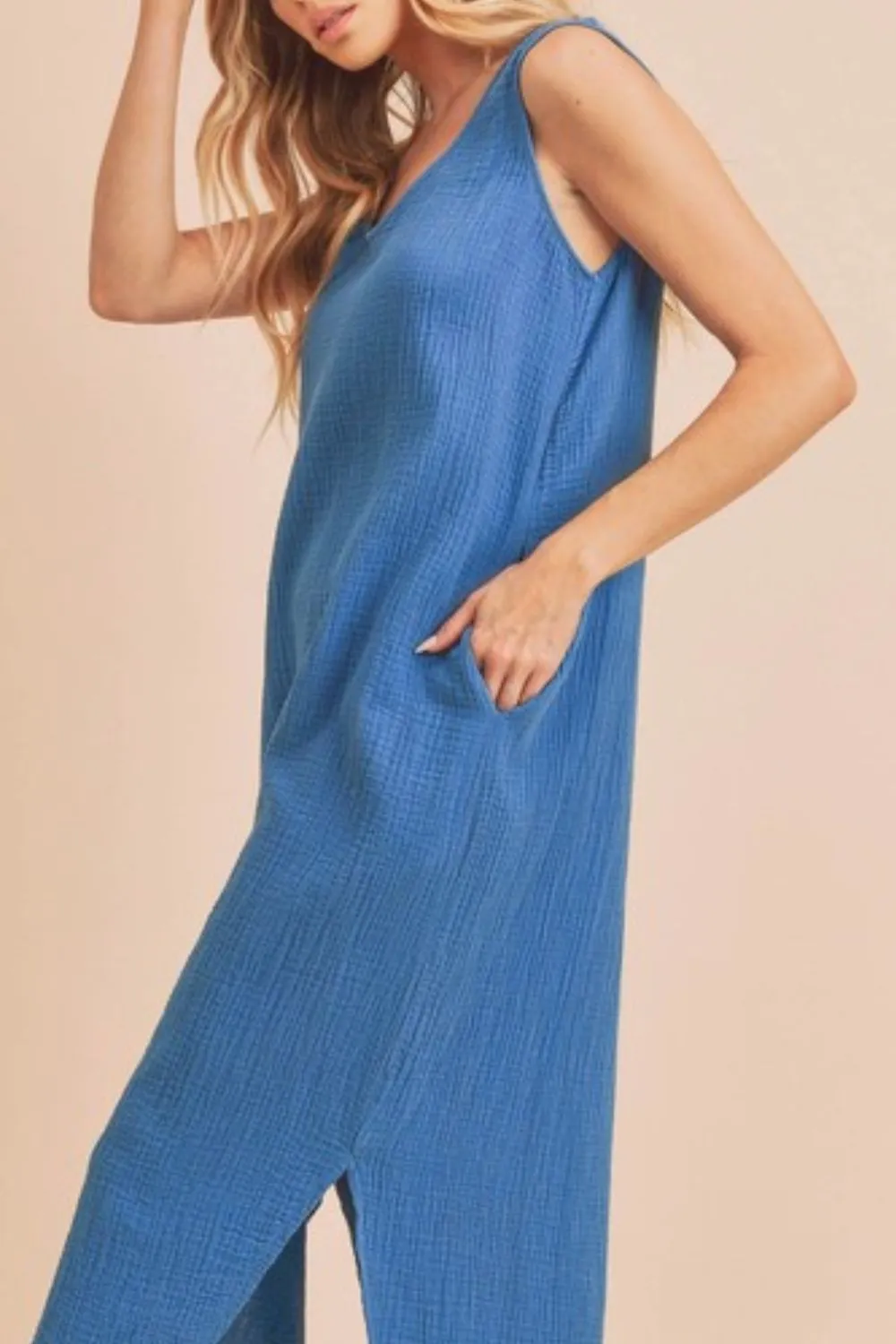 Aemi   Co Round Neck Midi Tank Dress with Pockets