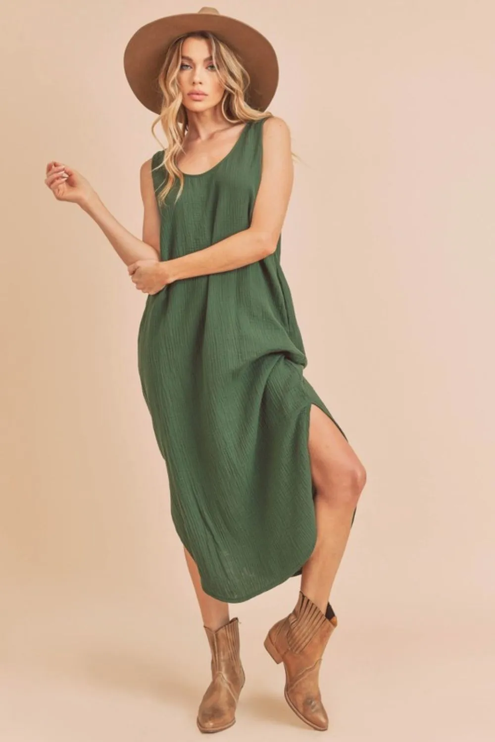 Aemi   Co Round Neck Midi Tank Dress with Pockets