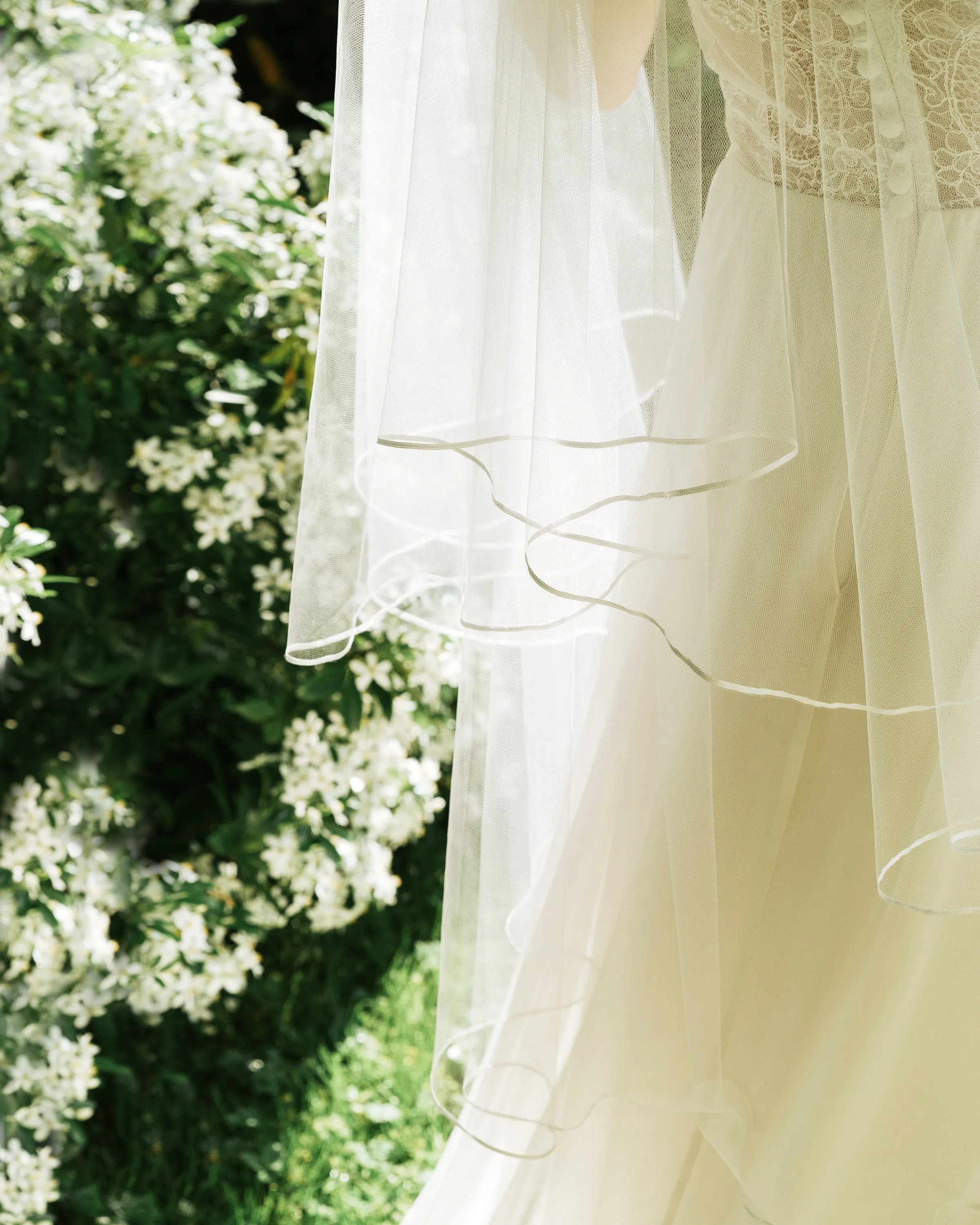Calla Ribbon Fingertip Veil