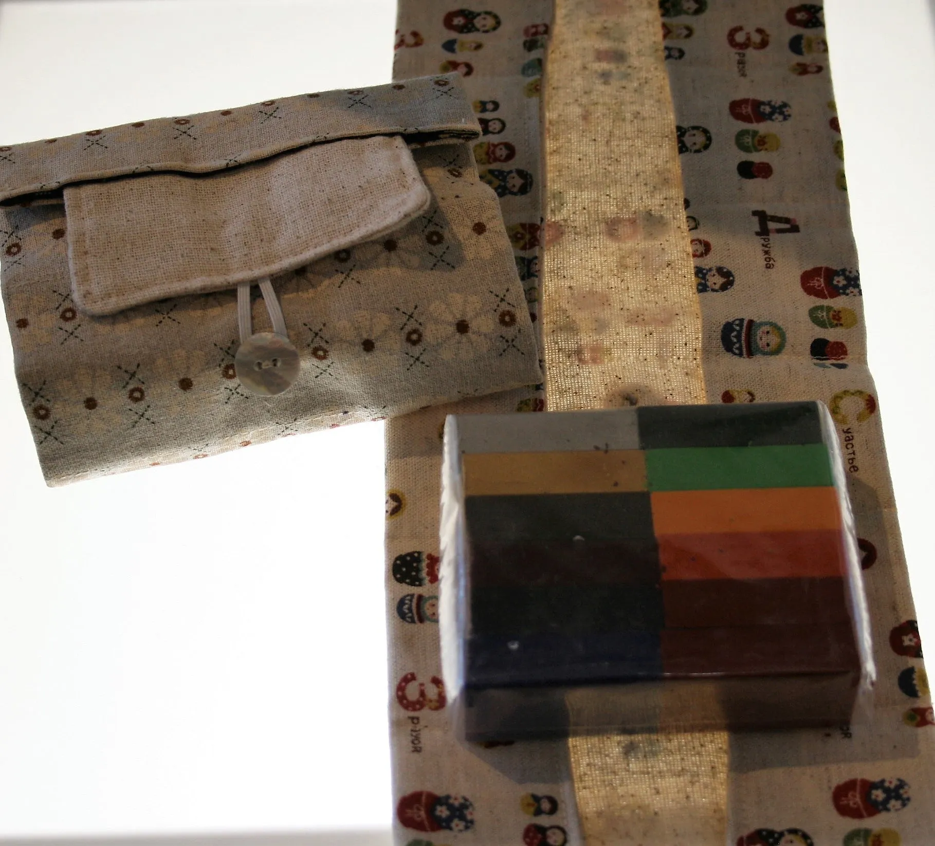Little Sky Home: Case with 12 Block Crayons