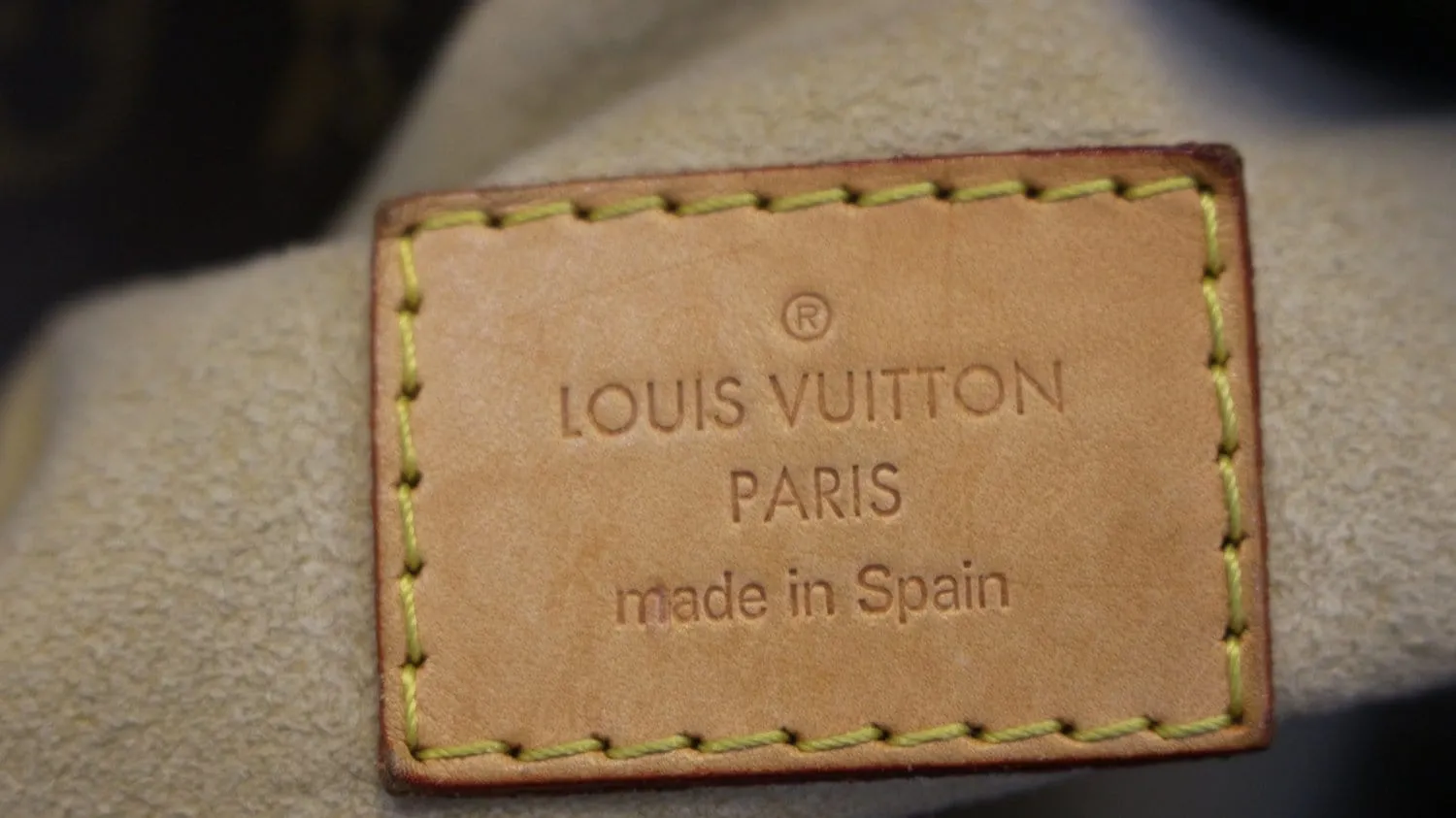 LOUIS VUITTON Artsy MM Monogram Canvas Tote