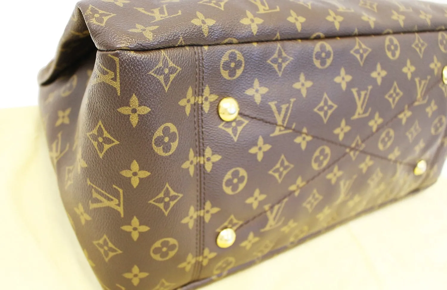 LOUIS VUITTON Artsy MM Monogram Canvas Tote