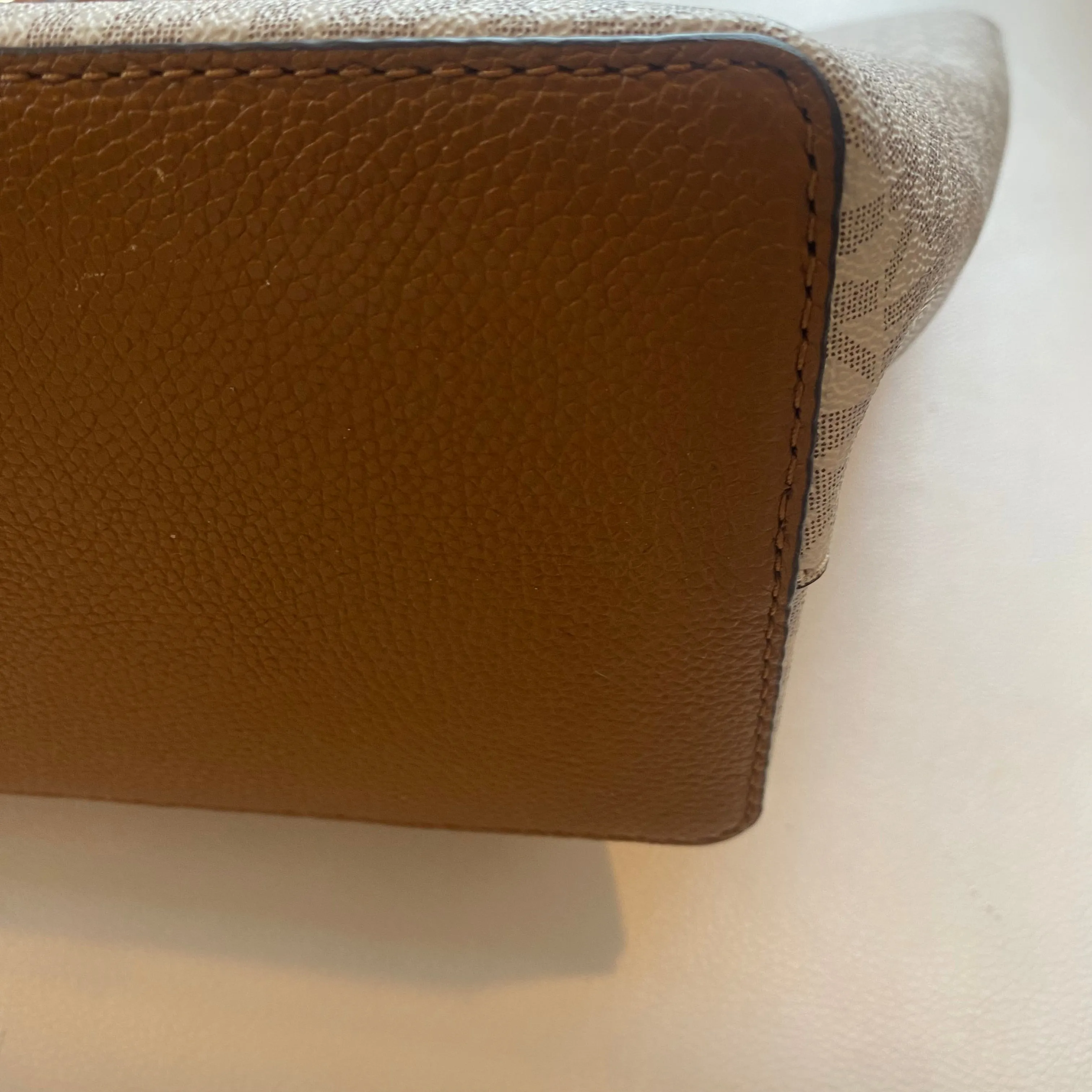 MICHAEL KORS Karson Large Signature Carryall Tote Vanilla/Acorn