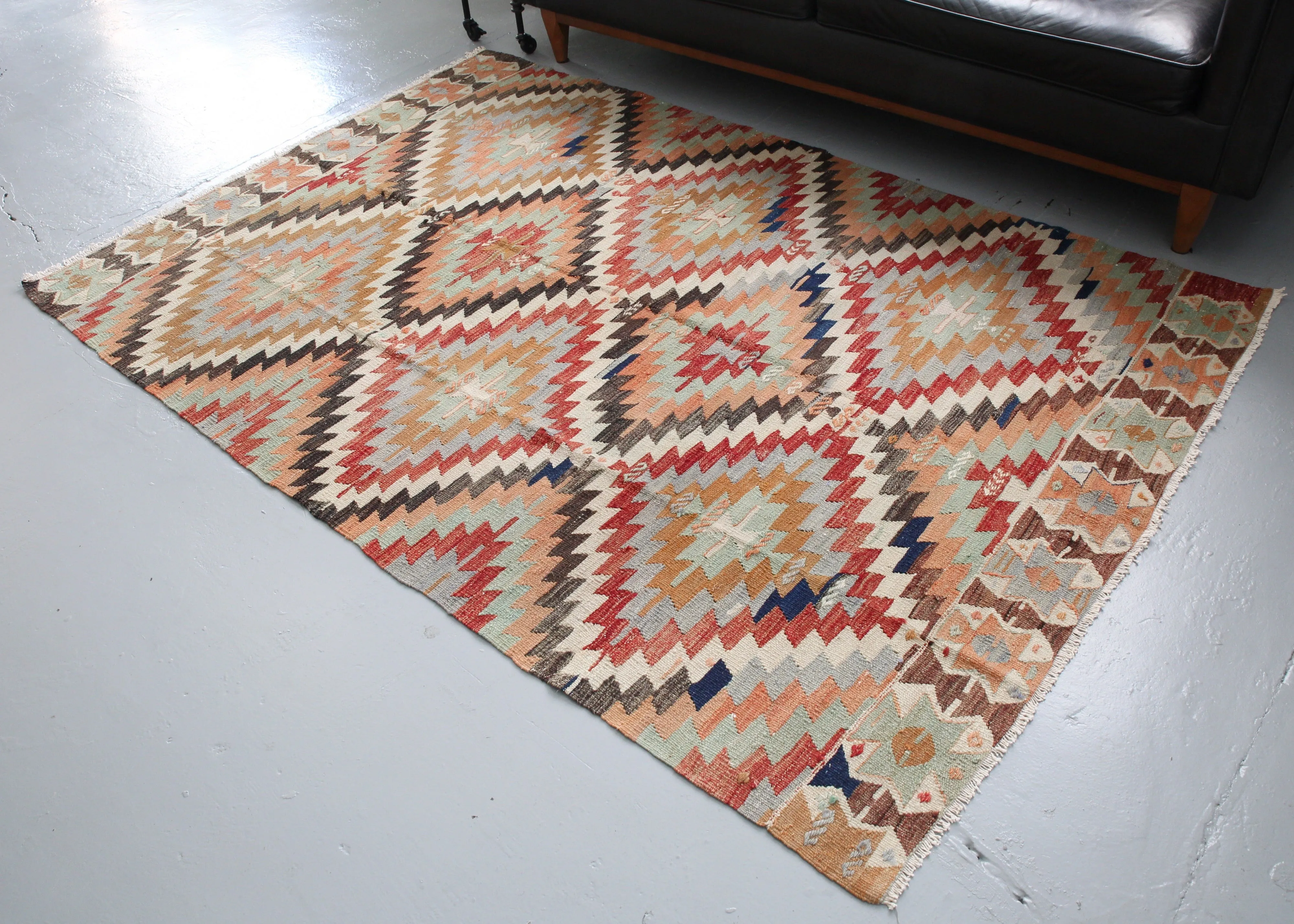 Vintage Turkish Anatolian Kilim Rug