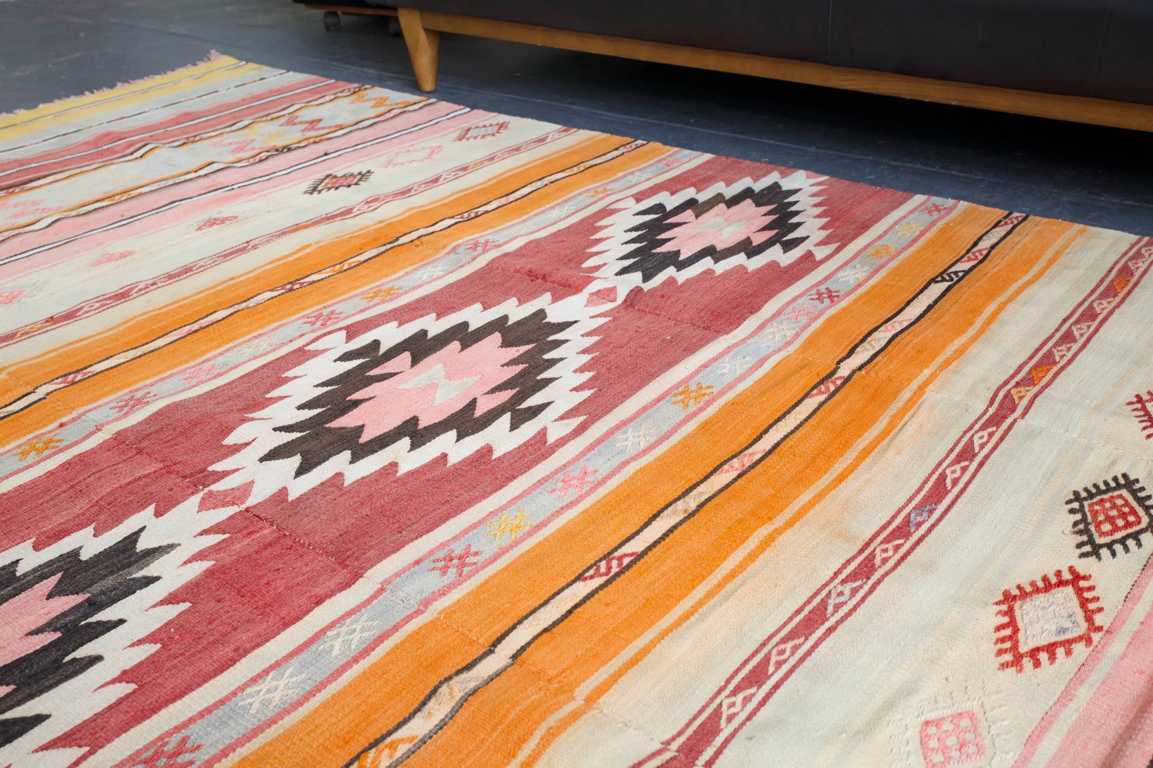 Vintage Turkish western Anatolian Kilim Rug