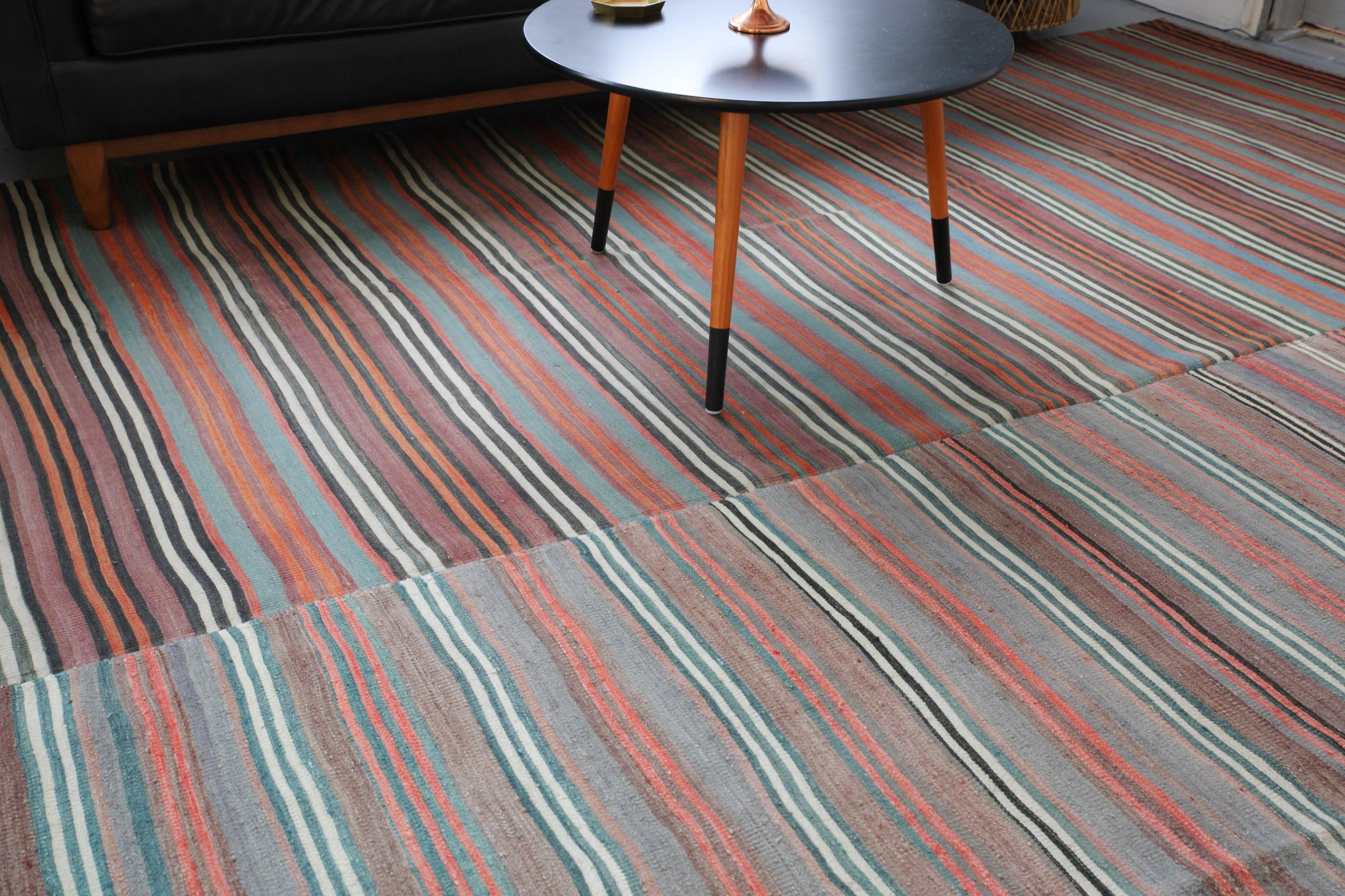 Vintage Turkish western Anatolian Kilim Rug