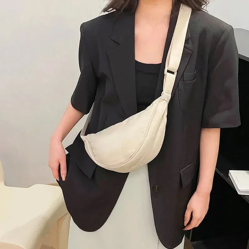 Women's Large Capacity Half Moon Travel Chest Bag - Crossbody Messenger